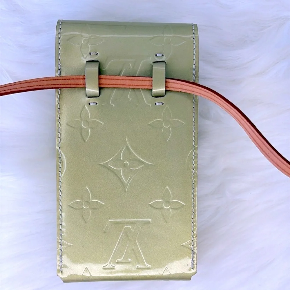 Louis Vuitton Monogram Vernis‎ Walker Pouch w/ Strap